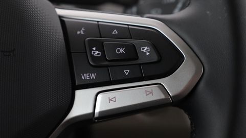 Car image 34