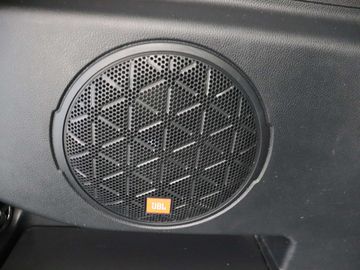 Car image 37