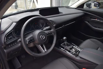 Car image 25