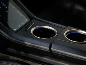 Car image 28