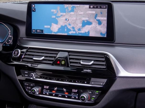 BMW 530 Touring xDrive 215 kW image number 7