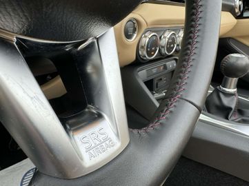 Car image 36