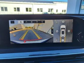 Car image 26