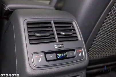 Car image 40