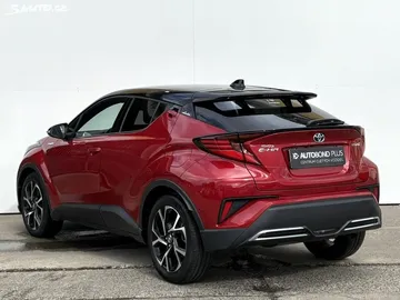 Car image 4