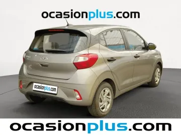 Car image 3