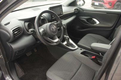 Car image 12