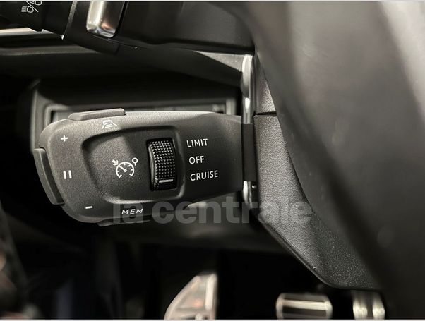 Peugeot 5008 1.2 Hybrid 100 kW image number 13