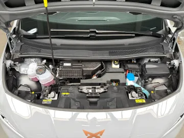 Car image 30