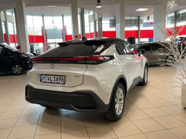 Toyota C-HR 1.8 103 kW image number 3