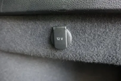 Car image 29