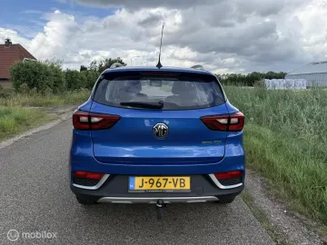 Car image 27