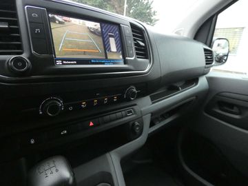 Car image 40