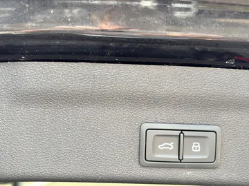 Car image 35