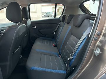 Car image 15