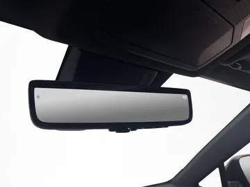 Car image 32