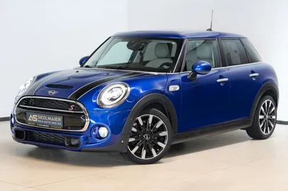 Car image 24