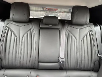 Car image 34