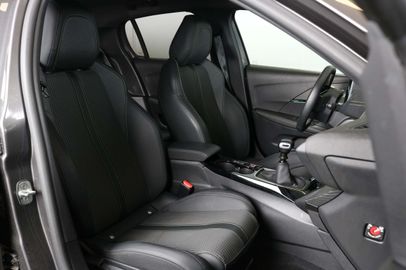 Car image 15