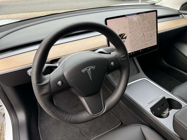 Tesla Model 3 60 Plus 239 kW image number 10