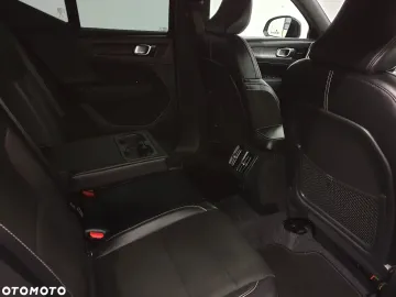 Car image 40
