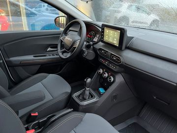 Car image 12