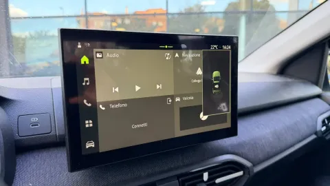 Car image 16