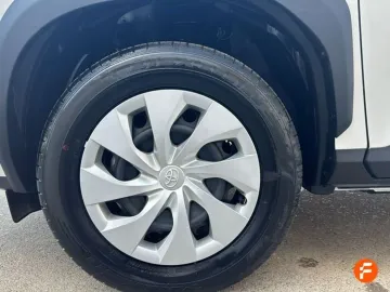 Car image 27