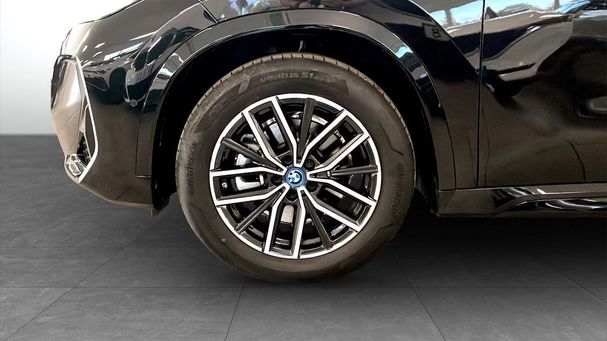 BMW iX1 xDrive30 M Sport 230 kW image number 9