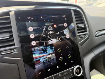 Car image 25