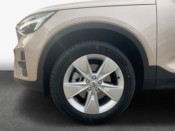 Volvo XC40 B3 Core DKG 120 kW image number 7