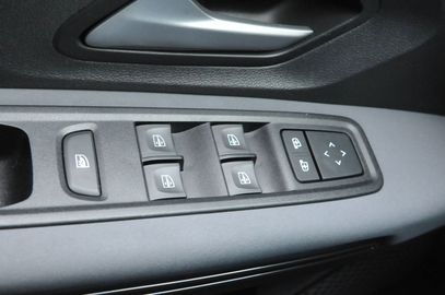 Car image 36