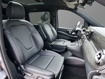 Car image 45