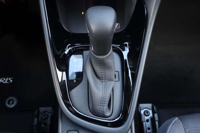 Car image 26