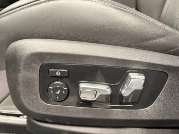 Car image 35