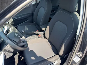 Car image 27