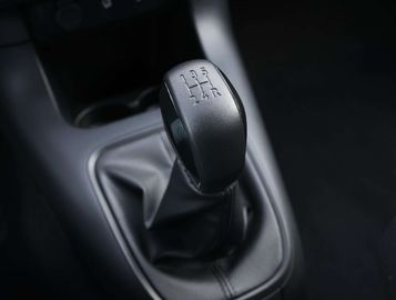 Car image 30