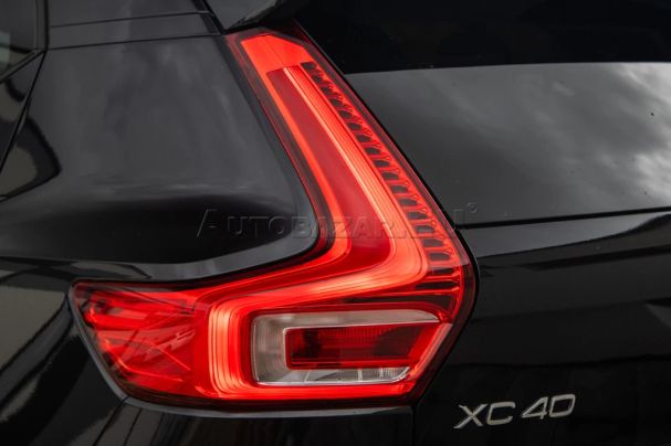 Volvo XC40 B3 Plus Dark 120 kW image number 12