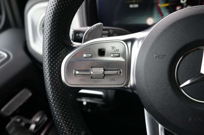 Car image 37