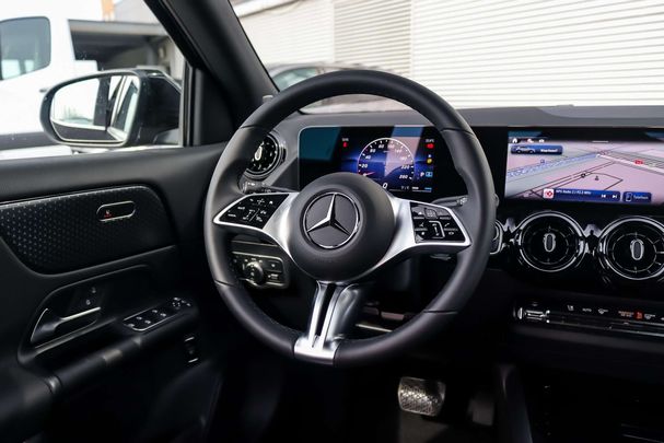 Mercedes-Benz GLA 180 100 kW image number 22