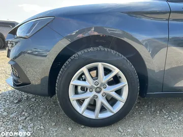 Car image 32
