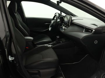 Car image 30