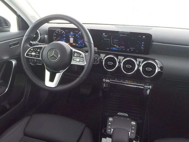 Mercedes-Benz A 180 100 kW image number 3