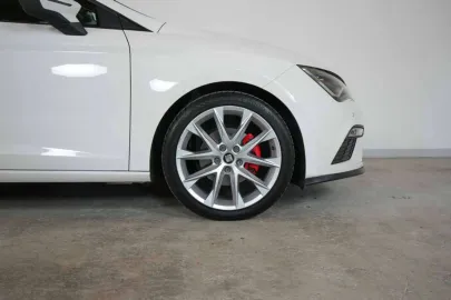 Car image 38