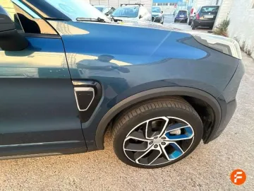 Car image 27