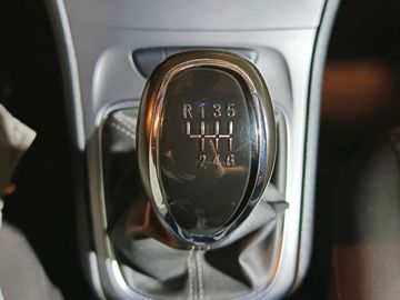 Car image 29