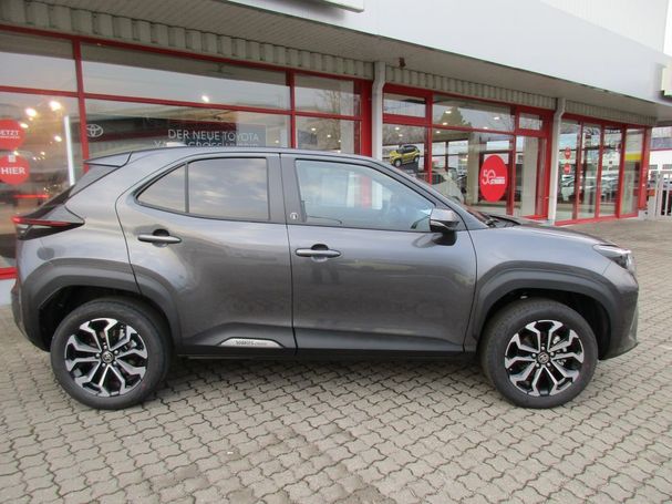 Toyota Yaris Cross 1.5 Hybrid Team Deutschland 85 kW image number 4