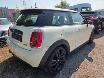 Car image 45