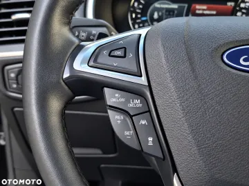 Car image 32