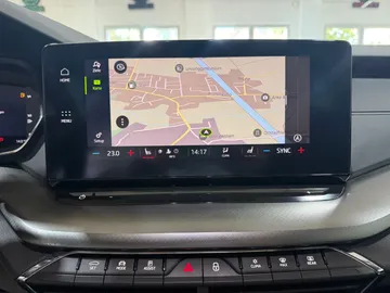 Car image 26